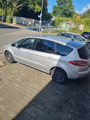 Ford S-Max neu tüv