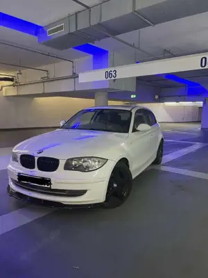 BMW 116 8 fach bereift / TÜV bis 05.2027