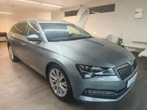 Skoda Superb Combi Premium Edition*Leder*Ambi*AHK