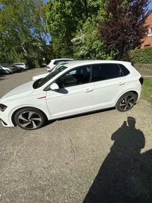 Volkswagen Golf GTI 2.0 DSG Bild 2