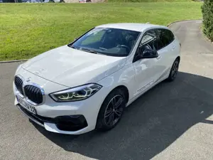 BMW 118 i Navi LED Sitzhzg. Sport Sport Line DAB Shz Bild 3
