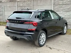 Skoda Kamiq 1.5 TSI ACT DSG Selection Navi AHK PDC LED Bild 5
