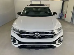 Volkswagen T-Roc R-Line 190PS 4M DSG Pano+AHK+Black+IQ.Light+IQ.... Bild 2