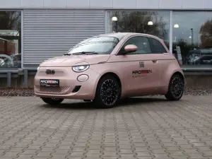 Fiat 500e Limousine MY25 42 kWh La Prima Navi Kamera Bild 2
