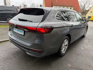 Volkswagen Passat Variant 2.0 TDI Leder LED AHK Sportsitze Bild 4