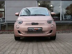 Fiat 500e Limousine MY25 42 kWh La Prima Navi Kamera Bild 3
