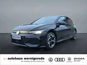 Volkswagen Golf VIII 2.0 TDI DSG R-Line Matrix/StHz/HUD/360°