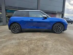 MINI Cooper SE ****Aktionsfahrzeug***** Bild 4