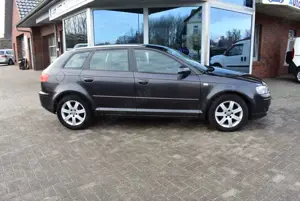 Audi A3 1.6 Sportback Attraction Alu Klimatron. AHK el. FH Bild 2