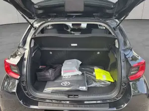 Toyota Yaris Hybrid 116 1.5 VVT-i Teamplayer, Comfort- S Bild 4