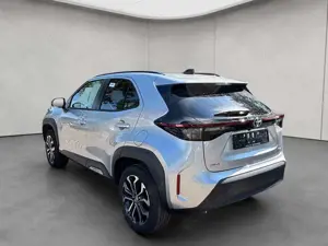 Toyota Yaris Cross Hybrid 1.5 VVT-i Teamplayer Bild 3