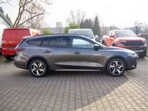 Ford Focus Active Turnier SHZ KAMERA NAVI ACC LED Bild 3