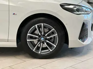 BMW 218 218i Aut Active Tourer M-SPORT Navi*LED*PDC*1.Hand Bild 5