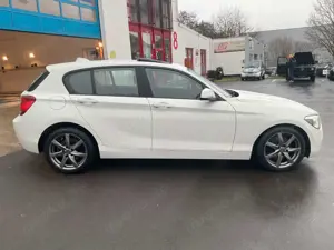 BMW 125 d  Xenon Schiebedach SHZ AHK Klima Tempo. Bild 4