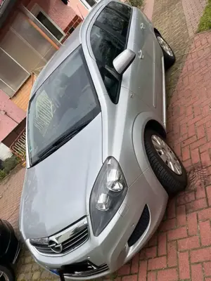 Opel Zafira Zafira 1.8 Family