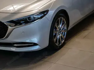 Mazda 3 Takumi GSD SKYACTIV-X 186PS M-Hybrid FWD EU6e Bild 3