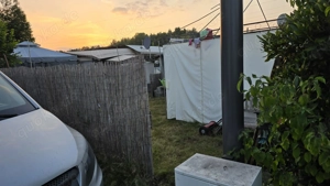 Dauercampingplatz mit Wohnwagen und ausgebauten Vorzelt Bild 7