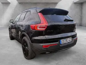 Volvo XC40 2.0 Plus Black Edition 2WD FACEL. LED Bild 4