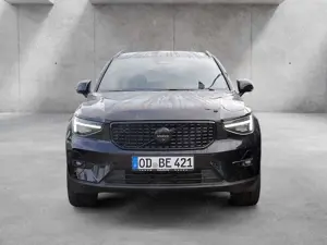 Volvo XC40 2.0 Plus Black Edition 2WD FACEL. LED Bild 2