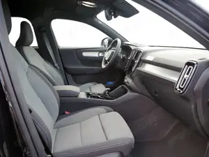 Volvo XC40 2.0 Plus Black Edition 2WD FACEL. LED Bild 5