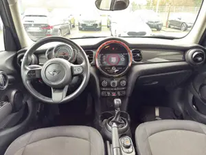 MINI Cooper 5-Türer LED PDC hi. SH 15LM Klimaanlage Bild 2