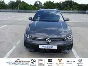 Volkswagen Golf Var. R-Line 1.5l eTSI 110kW DSG LED Navi Klima