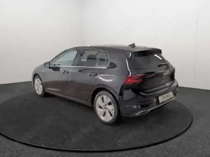 Volkswagen Golf VIII 1.5 eTSI DSG Style Matrix Navi SHZ ACC PDC Bild 4