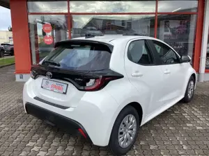 Toyota Yaris Hybrid 116 1.5 VVT-i Comfort Bild 4