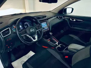 Nissan Qashqai Visia 1.5 DCI * R-KAMERA * AUT * PANO Bild 2