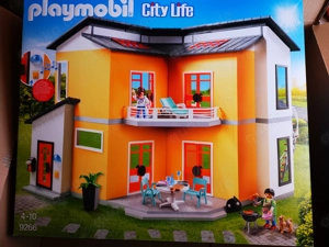 PLAYMOBIL City Life Modernes Wohnhaus mit Zwischengeschoss und viel Extra OVP