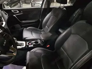 Kia XCeed Xceed 1.6 Plantinum Hybrid+Spur+Sound+Leder+PANO Bild 5