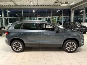 Skoda Karoq Clever 1.5 TSI Navi PDC Klima LED Kessy Bild 5
