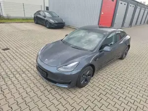 Tesla Model 3 Long Range Allradantrieb mit Dualmotor