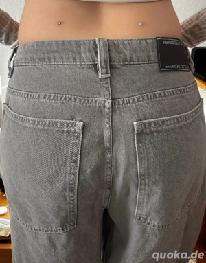 Graue Jeans 