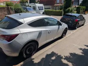 Opel Astra Astra GTC Fließheck GTC 1.6 Turbo Innovation Bild 2