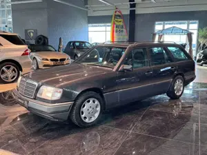 Mercedes-Benz E 220 T Leder Aut. Tempomat Klima S-Dach 3. Hand