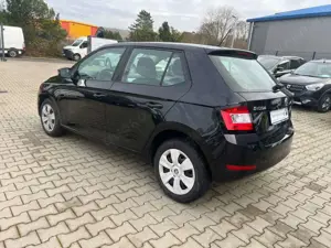 Skoda Fabia Ambition Navi CarPlay PDC SHZ Keyless Go Bild 5