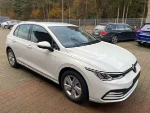 Volkswagen Golf VIII Lim. Life Bild 4