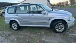 Suzuki Grand Vitara Diesel  5-Türer XL-7 Sitze 2.0**HU/AU 07.2027** Bild 4