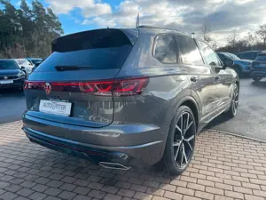 Volkswagen Touareg R-Line Standhzg|Pano|22"|AHK|LUFT|ACC Bild 4