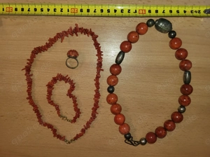 Roter Korallenschmuck