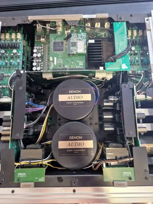 DENON AV Surround PRE-Amplifier AVP-A1 HD Vorstufe