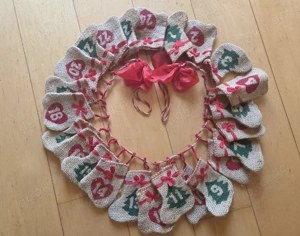 Adventskalender zum Befüllen Nikolaussäckchen Kette m. 24 Jute Säckchen 80er Jahre
