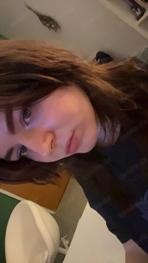 Herrin-Göttin-Domina hat wieder Zeit für ergebene Sklaven | Treffen+Online in allen Bandbreiten