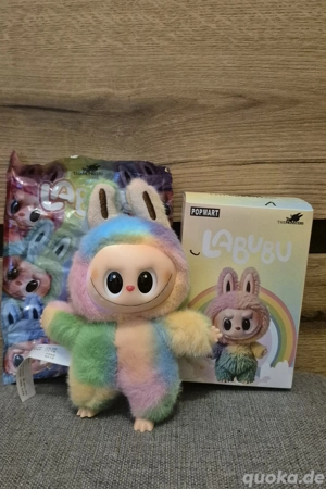 Labubu bunt neu mit Musik und leuchtend