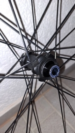 DT Swiss 1800 Spline 28 Zoll Rennradlaufradset - Scheibe Bild 6