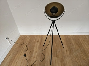 Retrostehöampe von A.T. Lums