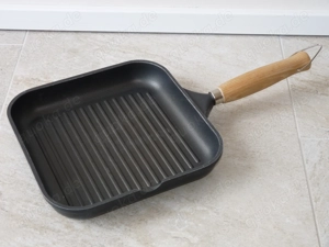 Steakpfanne Grillpfanne Bratpfanne eckig mit Holzgriff, 24 cm