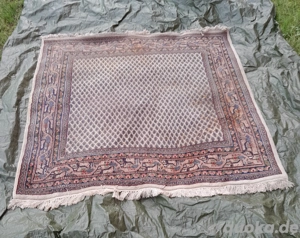 Handgeknüpfter Teppich 170cm x 170cm mehrere kleine Löcher