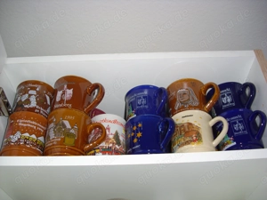 Glühweintassen verschiedene Weihnachtsmärkte